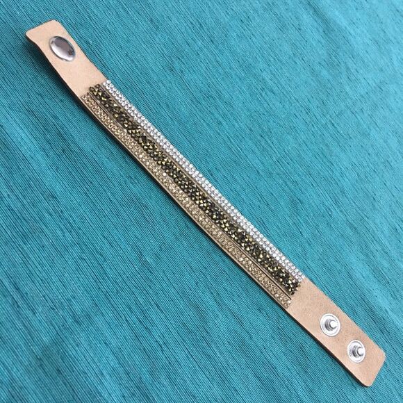 Sparkling Rhinestones Beige Wrap Button Bracelet - Picture 4 of 7